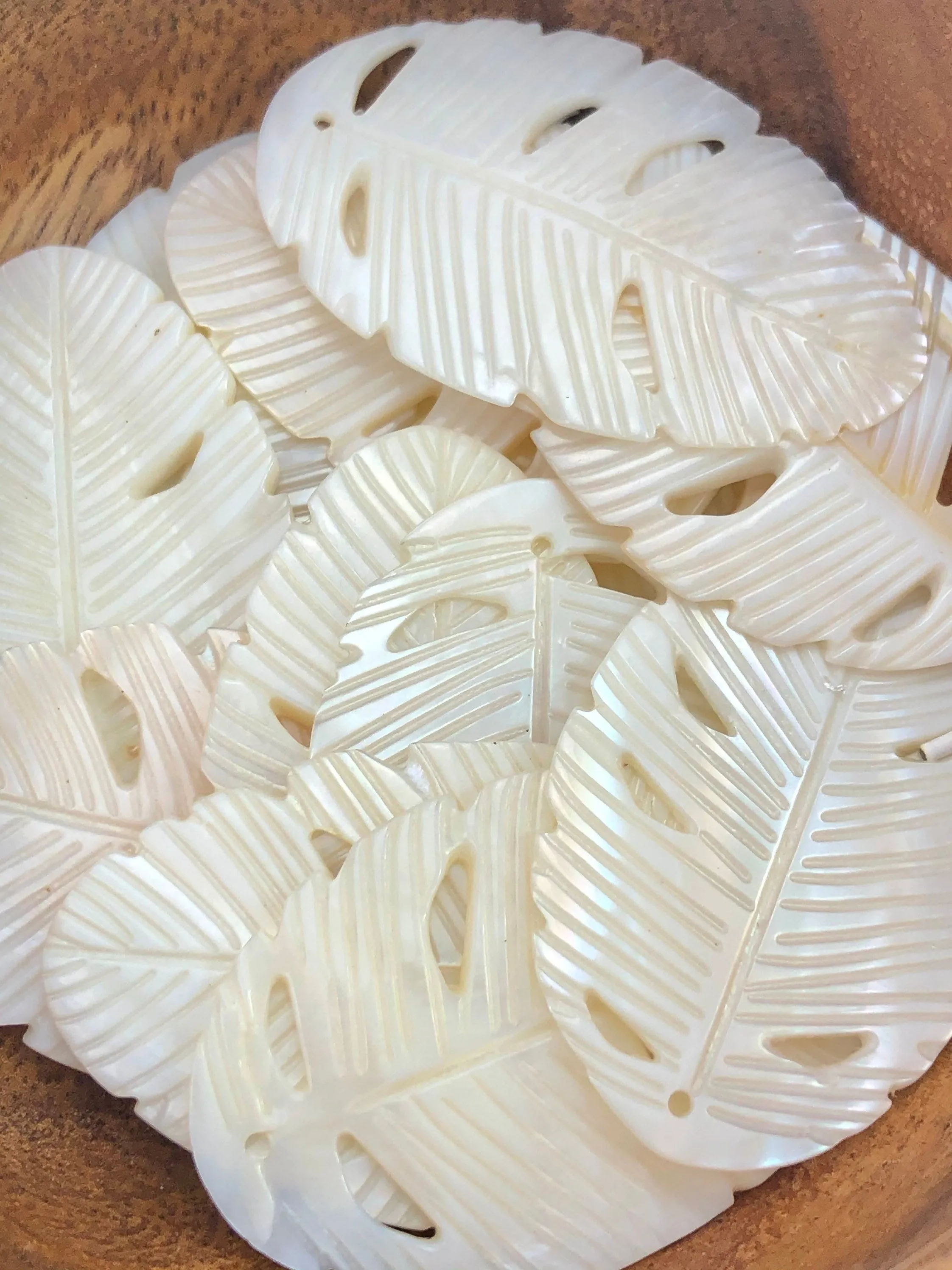 White South Sea Mother Of Pearl Banana Leaf Sku#M209