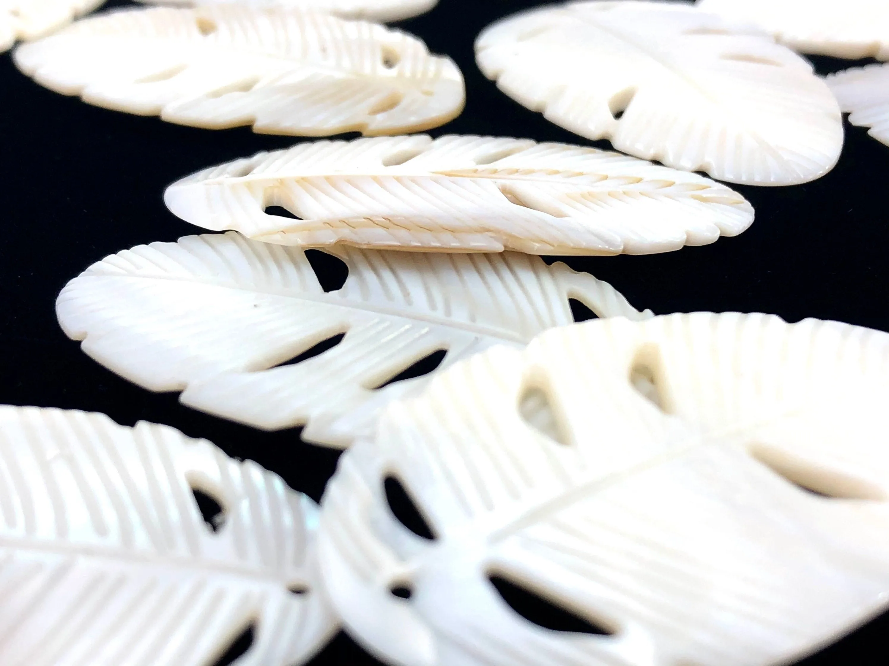 White South Sea Mother Of Pearl Banana Leaf Sku#M209