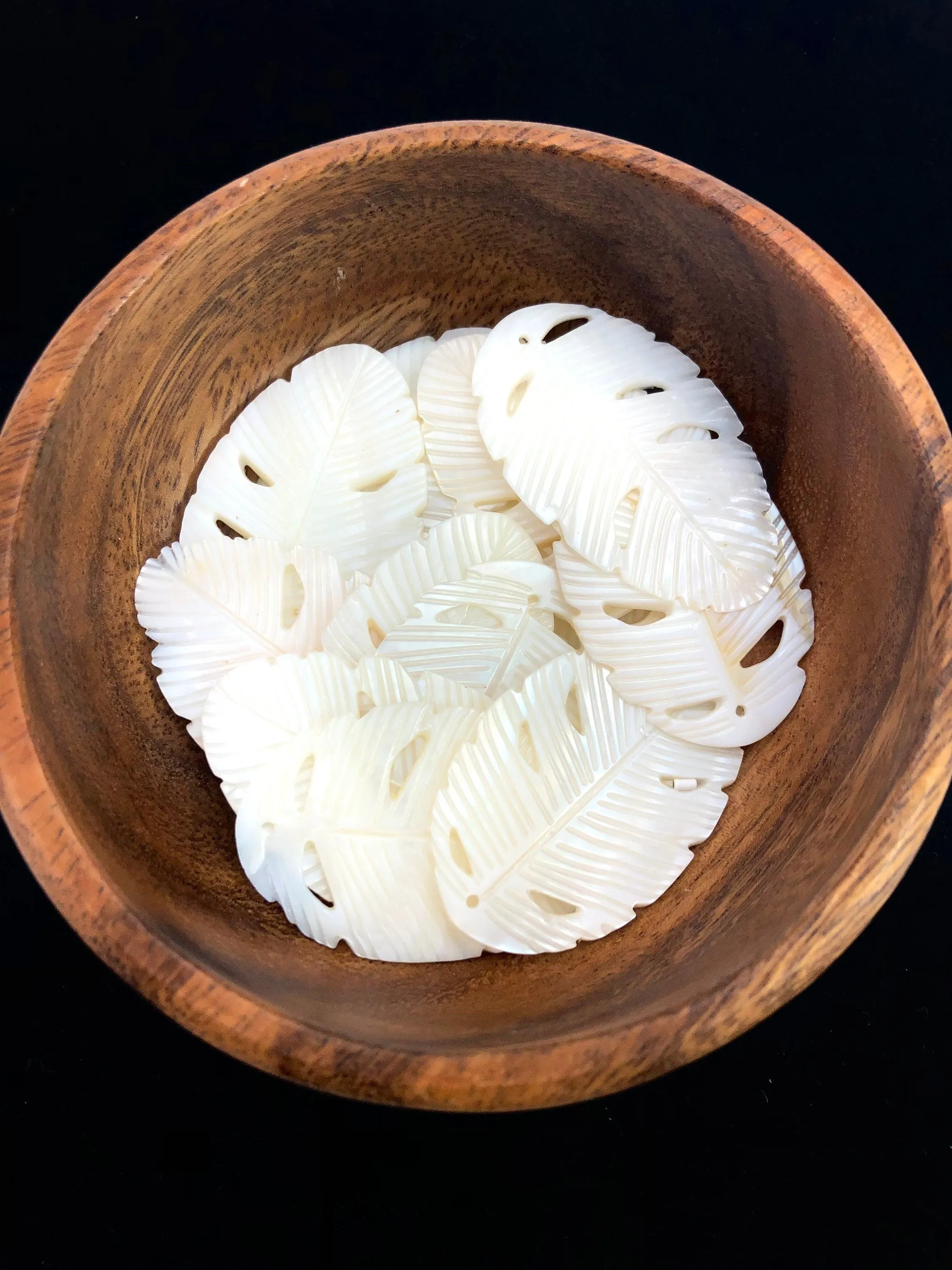 White South Sea Mother Of Pearl Banana Leaf Sku#M209