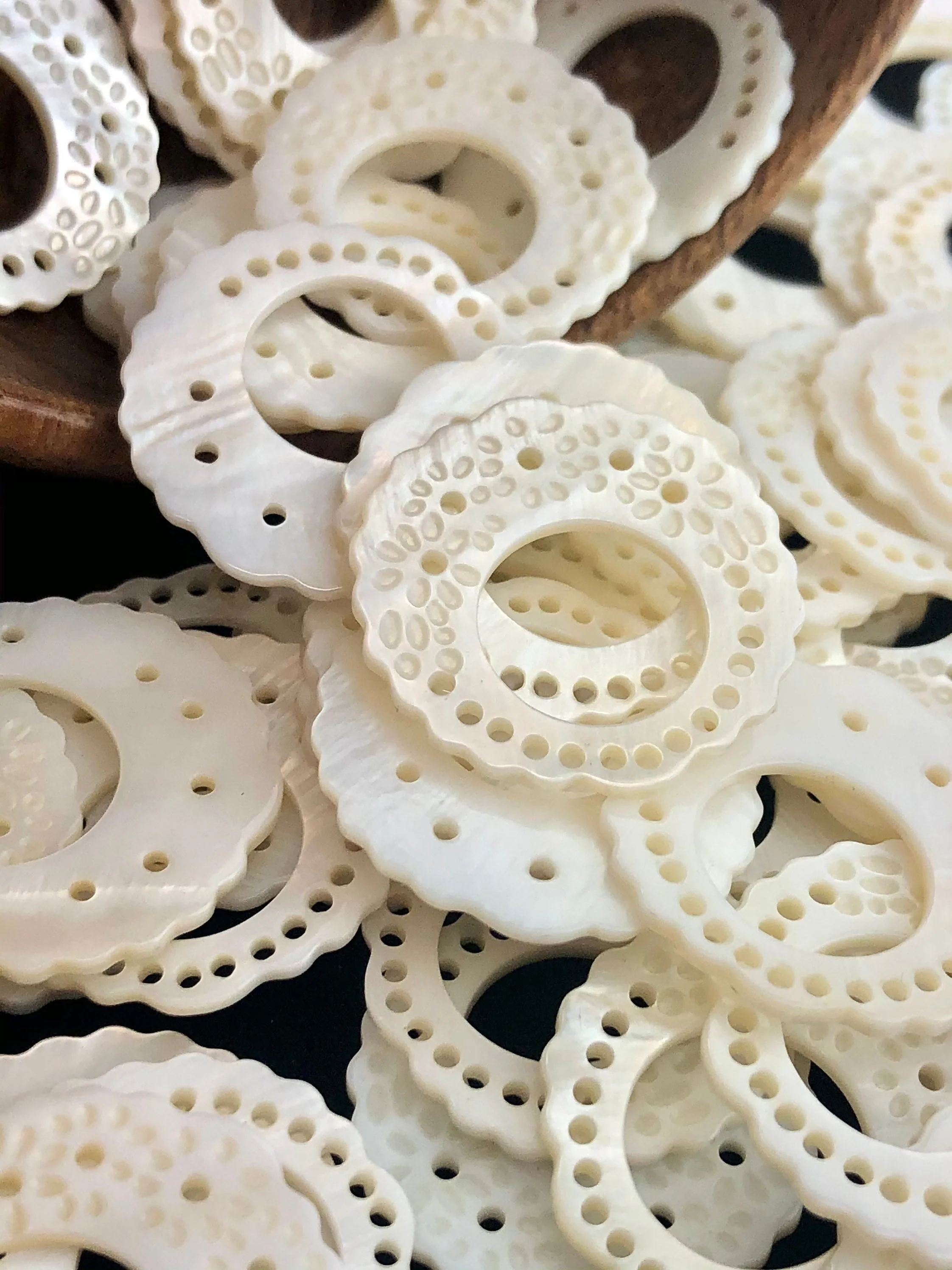 White South Sea Mother Of Pearl Beads Sku#M490