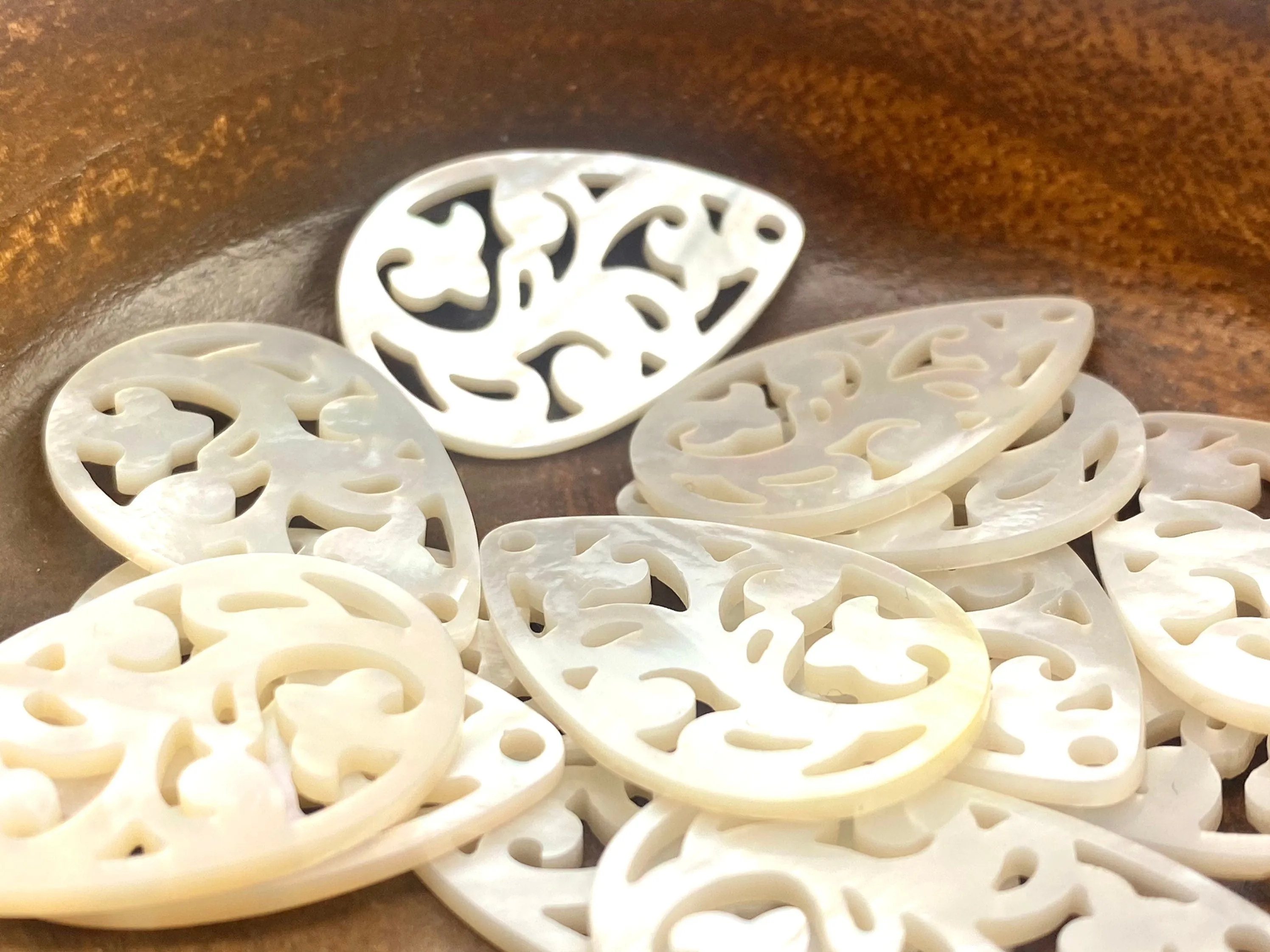 White South Sea Mother Of Pearl Beads, Sku#M523