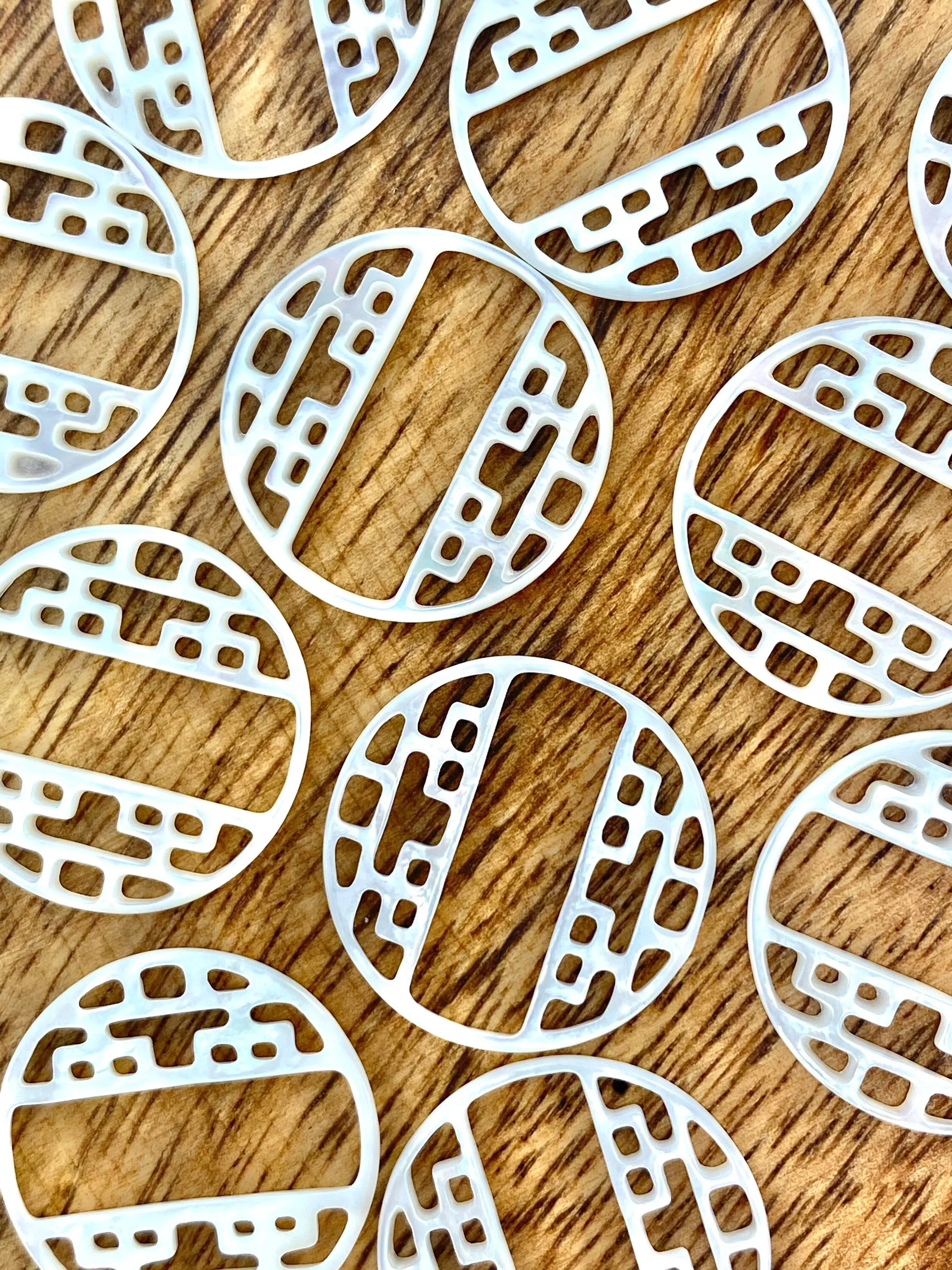 White South Sea Mother Of Pearl Beads, Sku#M553