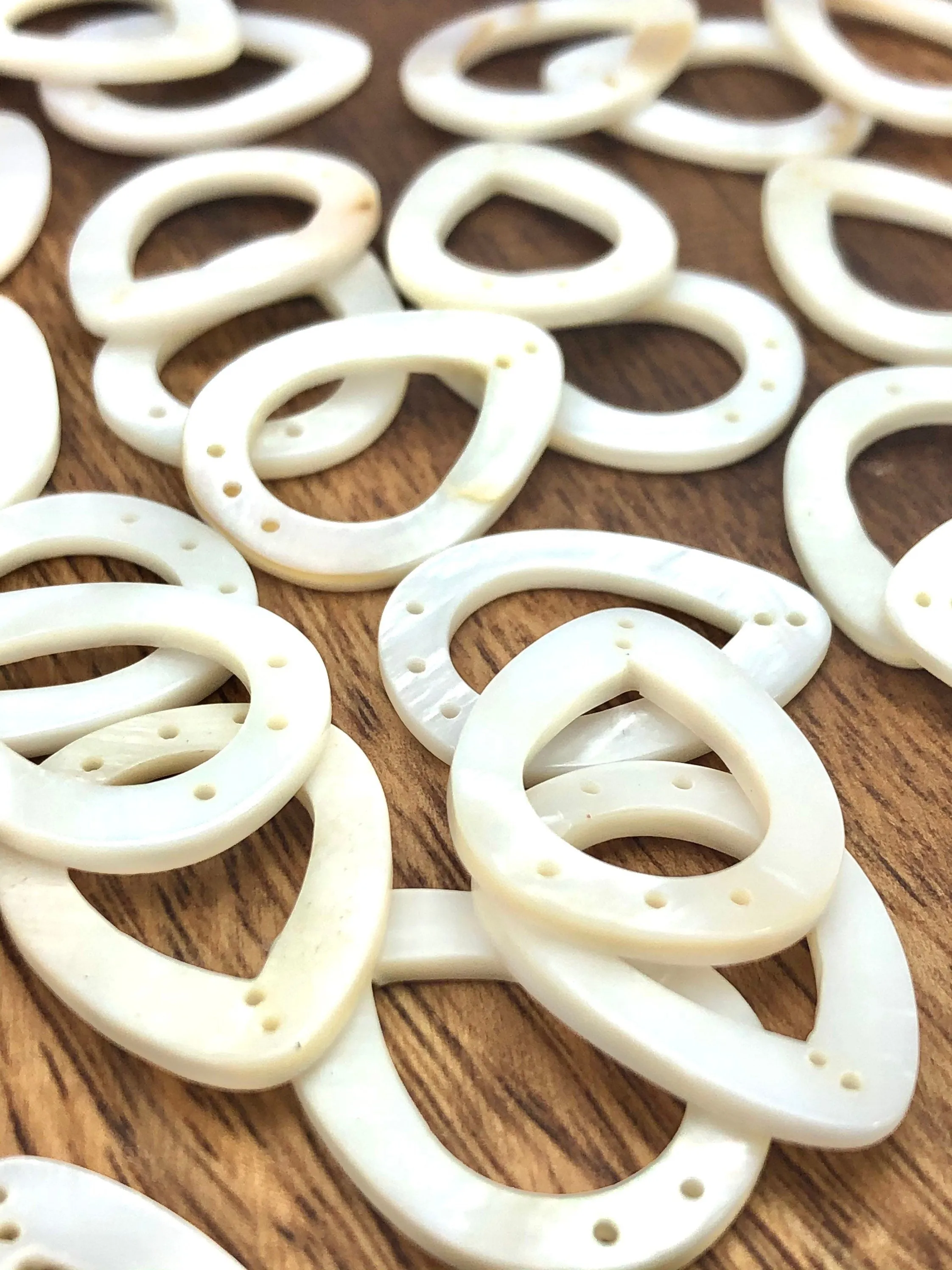 White South Sea Mother Of Pearl Beads Sku#M582