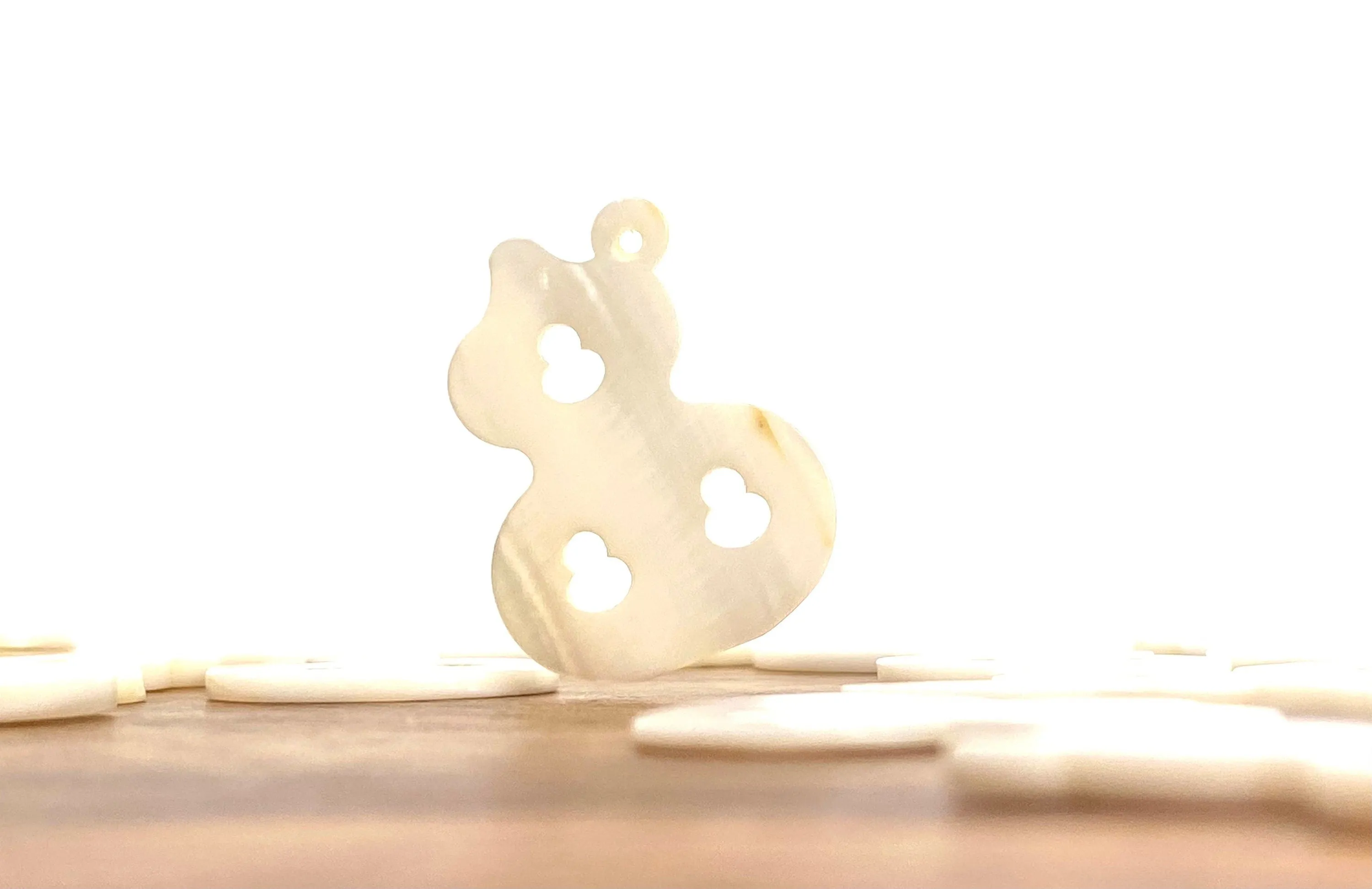 White South Sea Mother Of Pearl Beads, Sku#M607