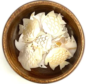 White South Sea Mother Of Pearl Fish Beads, Sku#M260