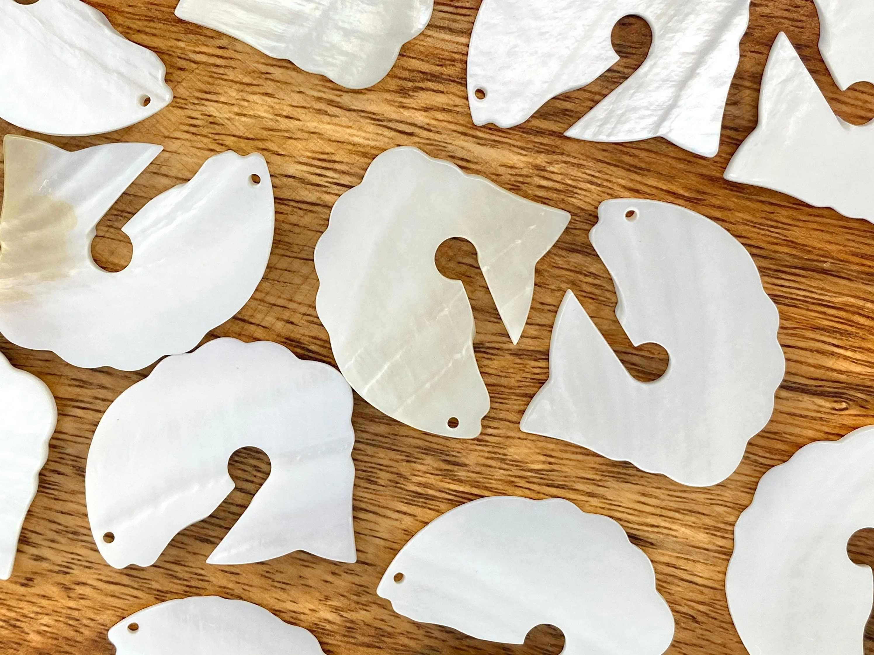 White South Sea Mother Of Pearl Fish Design #3, Sku#M291