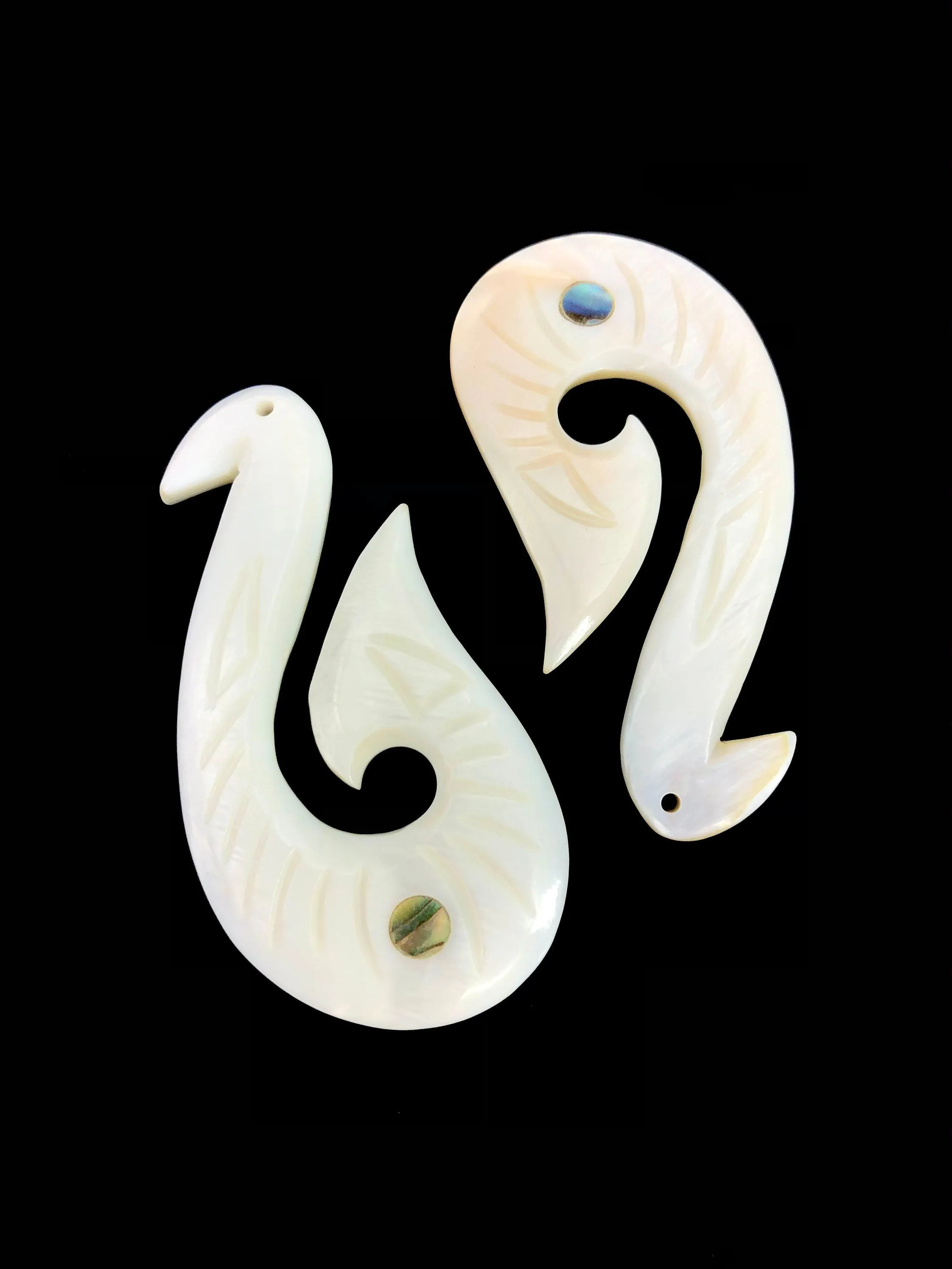 White South Sea Mother Of Pearl Fish Hook Sku#M365