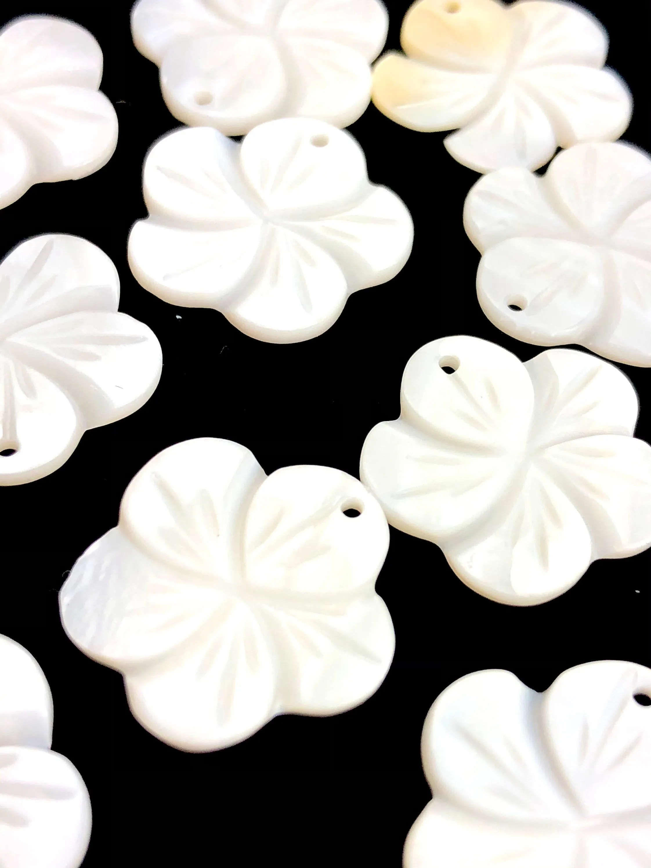White South Sea Mother Of Pearl Flower Sku#M430