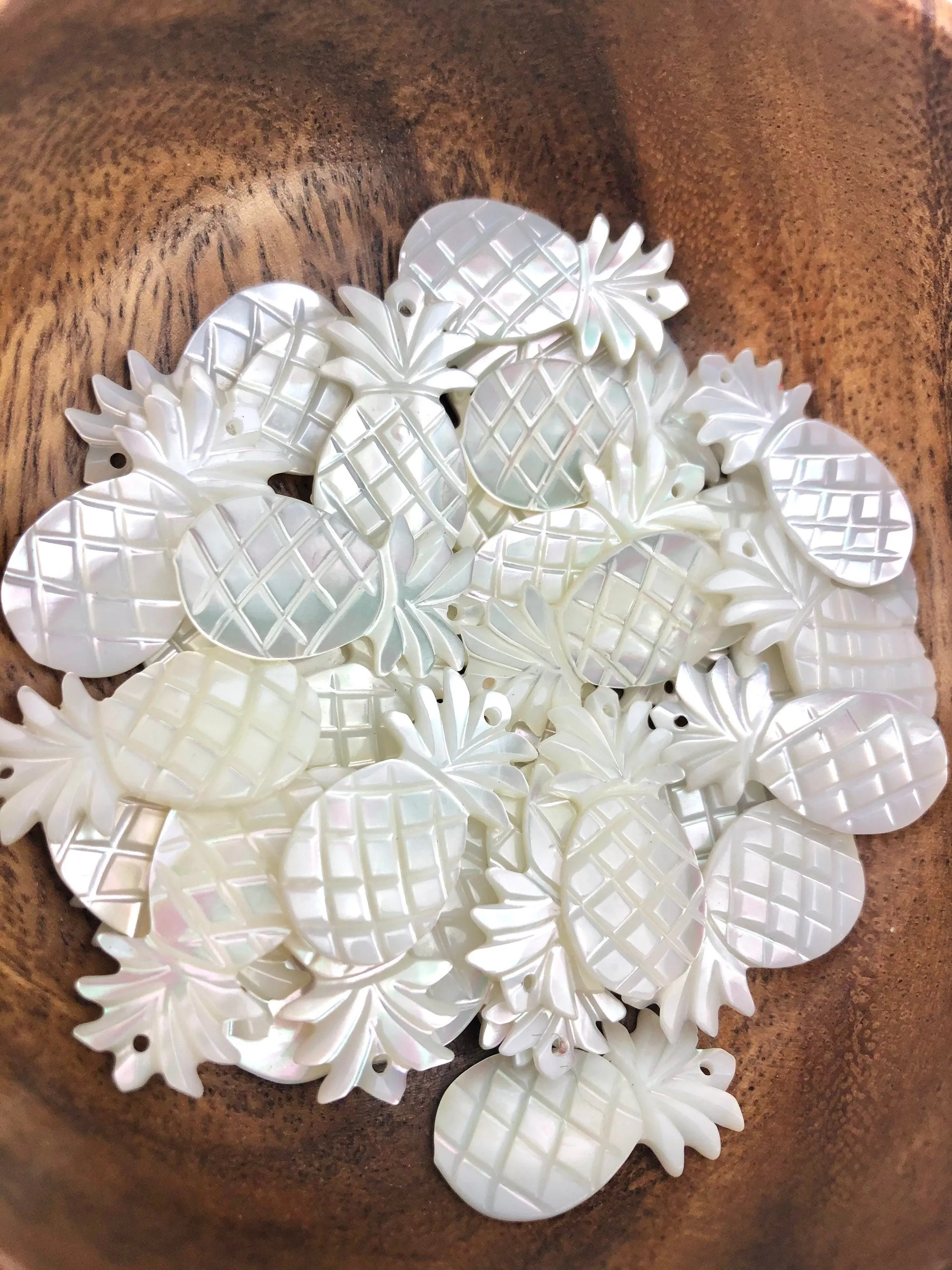 White South Sea Mother Of Pearl Pineapple Sku#M493