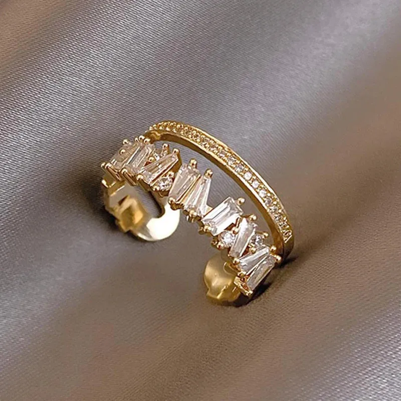 Women's Geometric Zircon Round Ring
